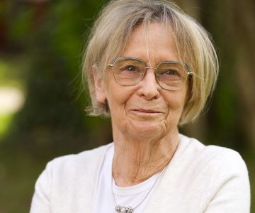 Vécsy Vera állami kitüntetésben részesült 1. picture